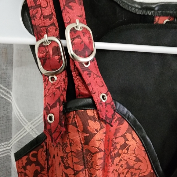 Corset - Size XL - Picture 5 of 6